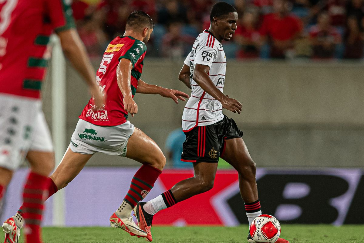 TÉCNICO DO FLAMENGO ELOGIA A BASE DO FLAMENGO APÓS EMPATE: ''ESTÃO MUITO PREPARADOS''